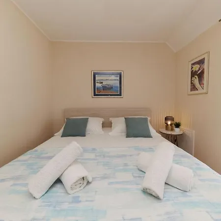 Mira דירה זאדאר